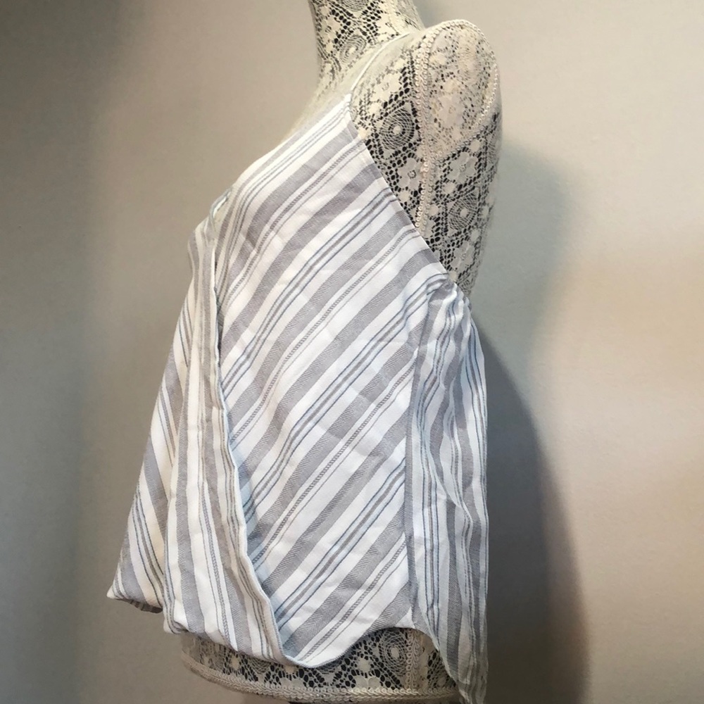 Printed Stripe Halter Top - Picture 5 of 5